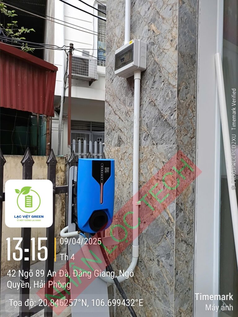 Hoa Phuong Camera - Lap Tru Sac Xe Dien (1)