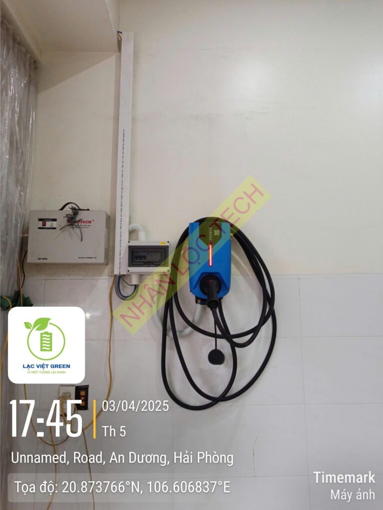 Nhan Loc Tech_ Lap Dat Tru Sac Vinfast Gia Re (3)
